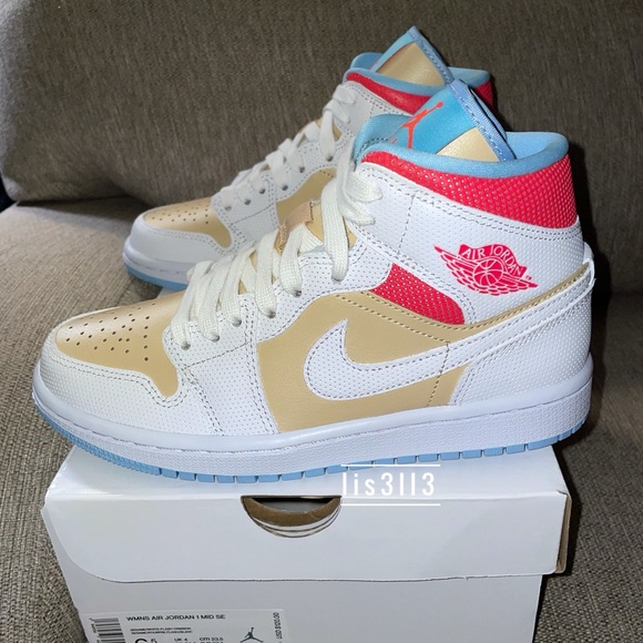 Air Jordn 1 Mid SE Sesame - Picture 7 of 9